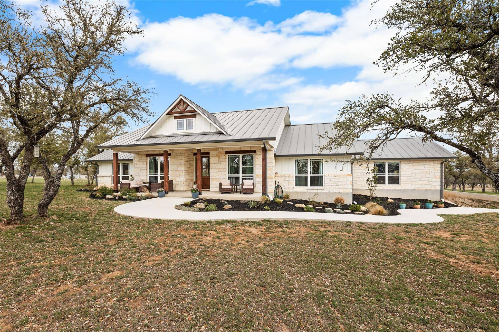 345 Morning Dew DR, Round Mountain, TX 78663
