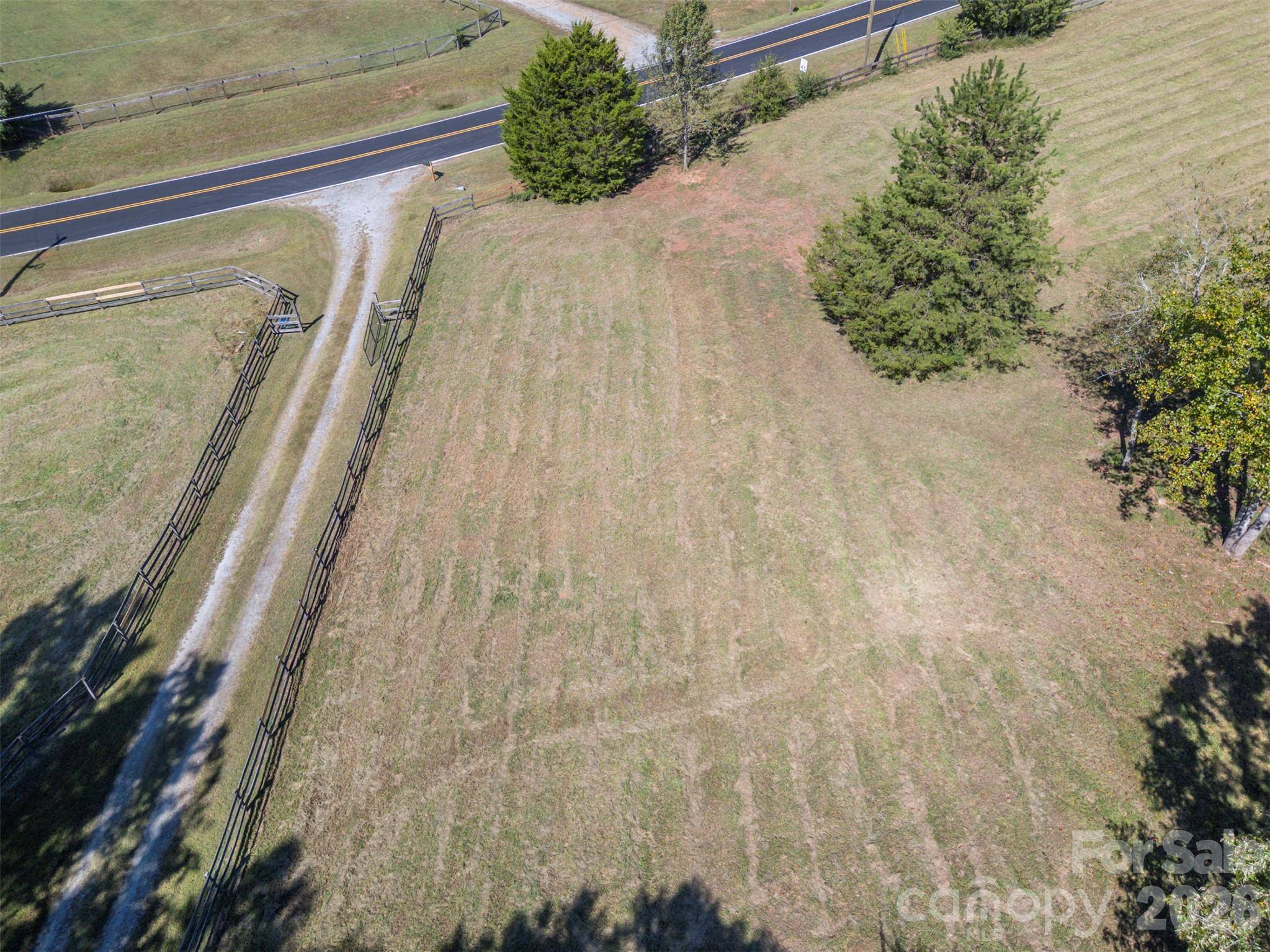 600 John Weaver RD, Columbus, NC 28722