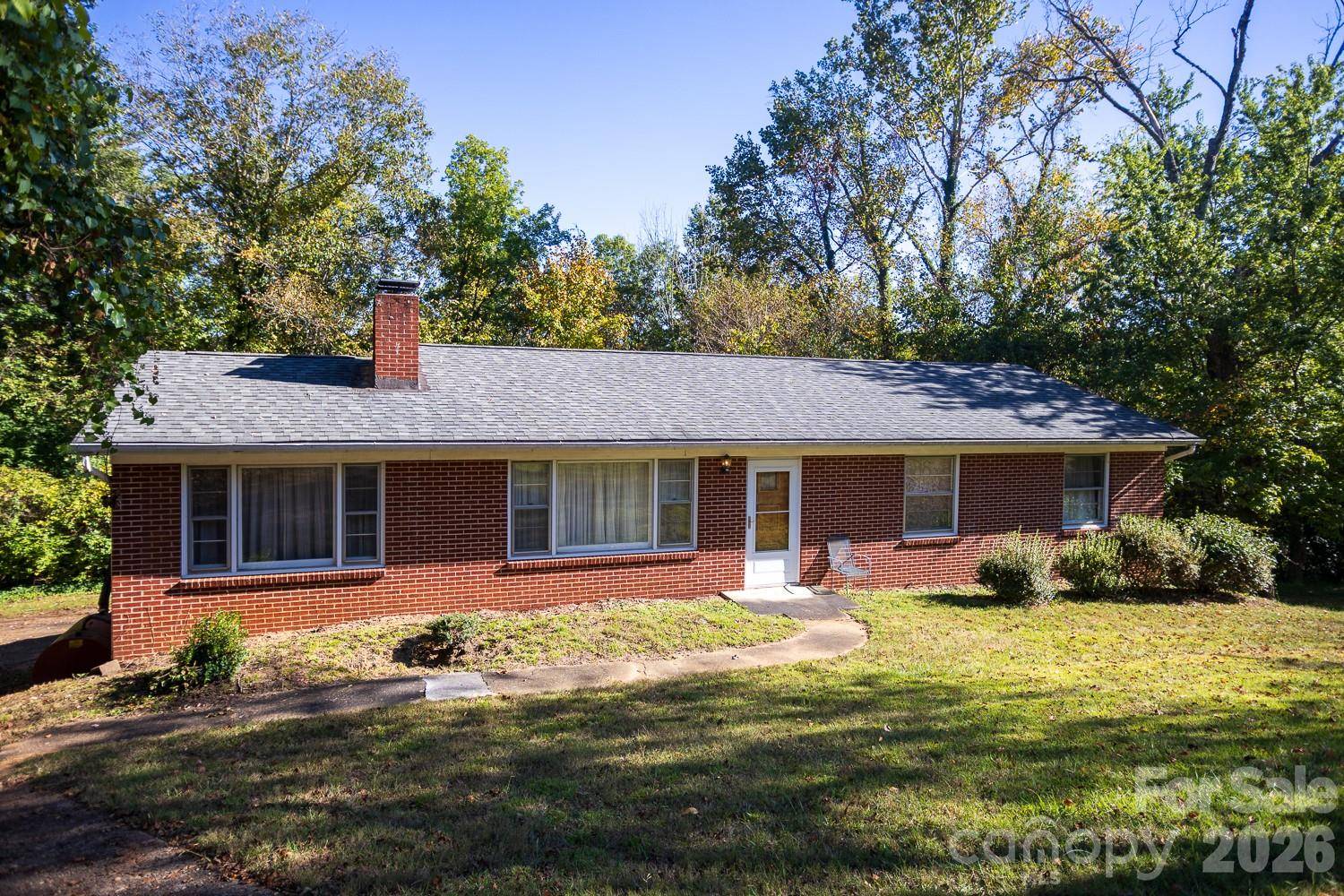 8 Governors CT, Asheville, NC 28805