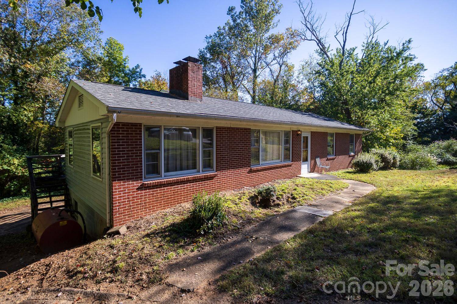 8 Governors CT, Asheville, NC 28805