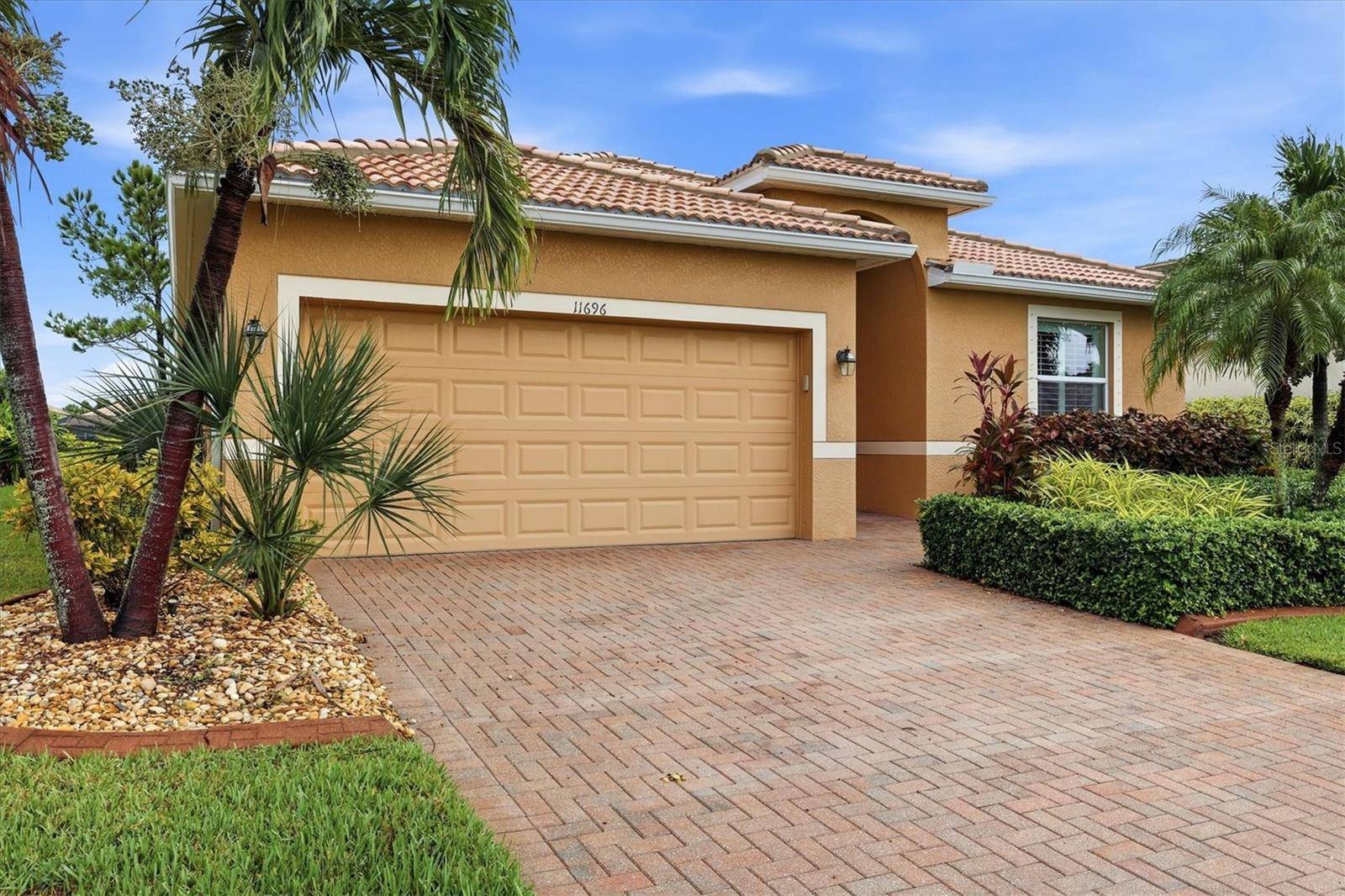 11696 SPOTTED MARGAY AVE, Venice, FL 34292