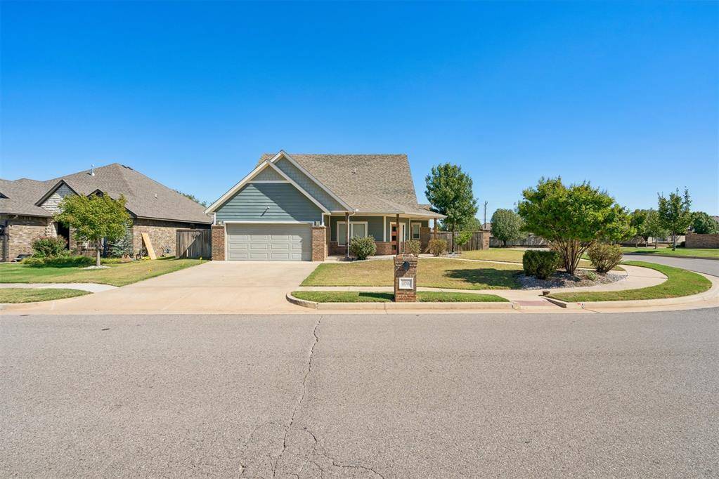 10500 Glover River DR, Yukon, OK 73099