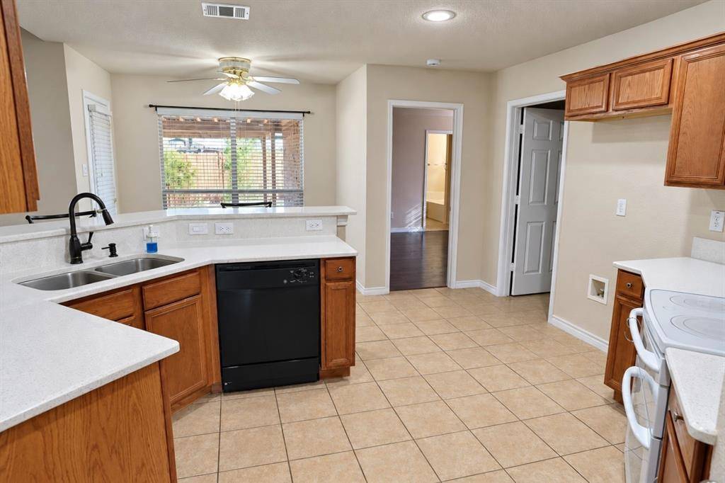 9304 Marilyn Court, White Settlement, TX 76108