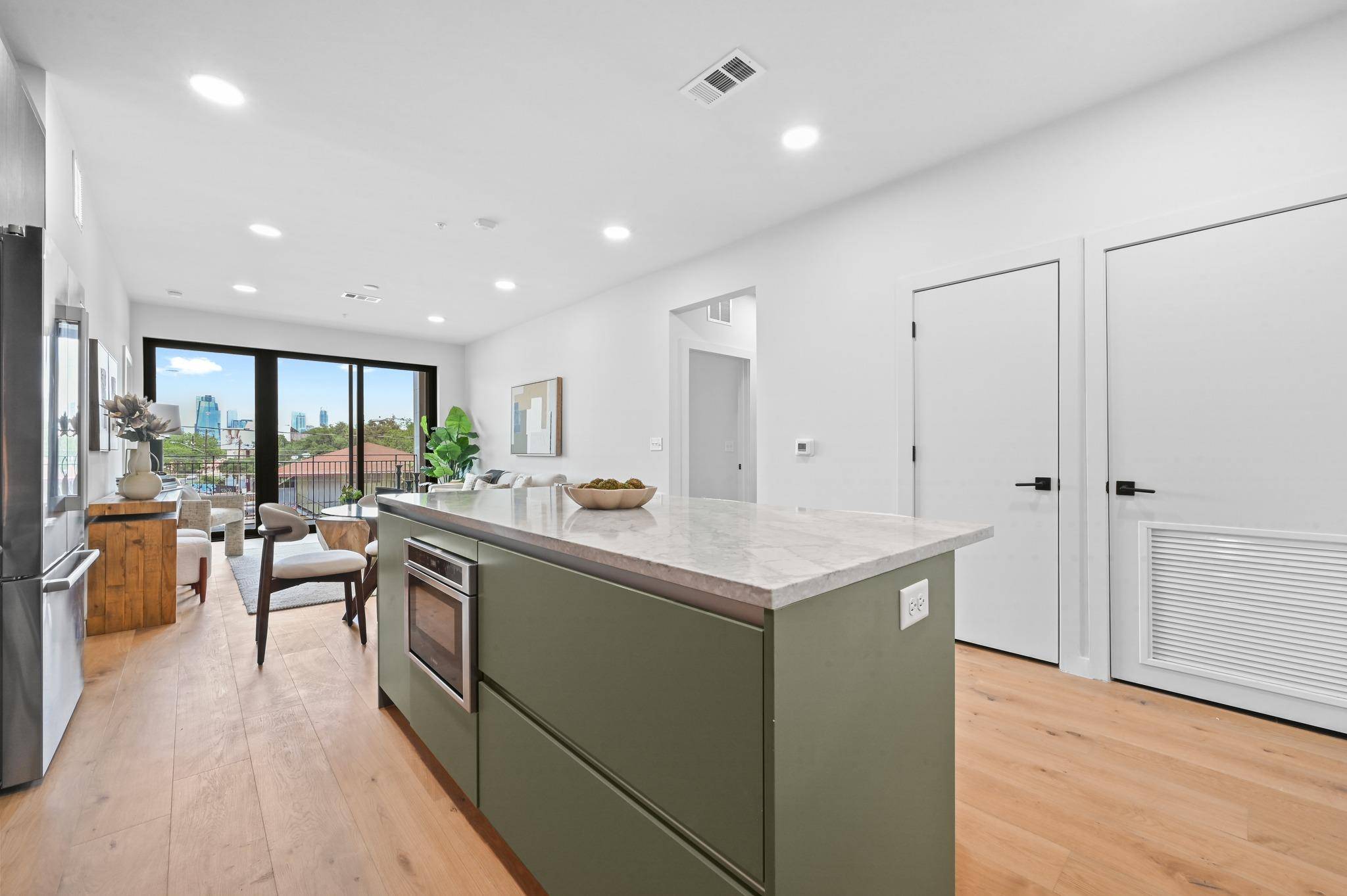 2209 S 1st ST #209, Austin, TX 78704