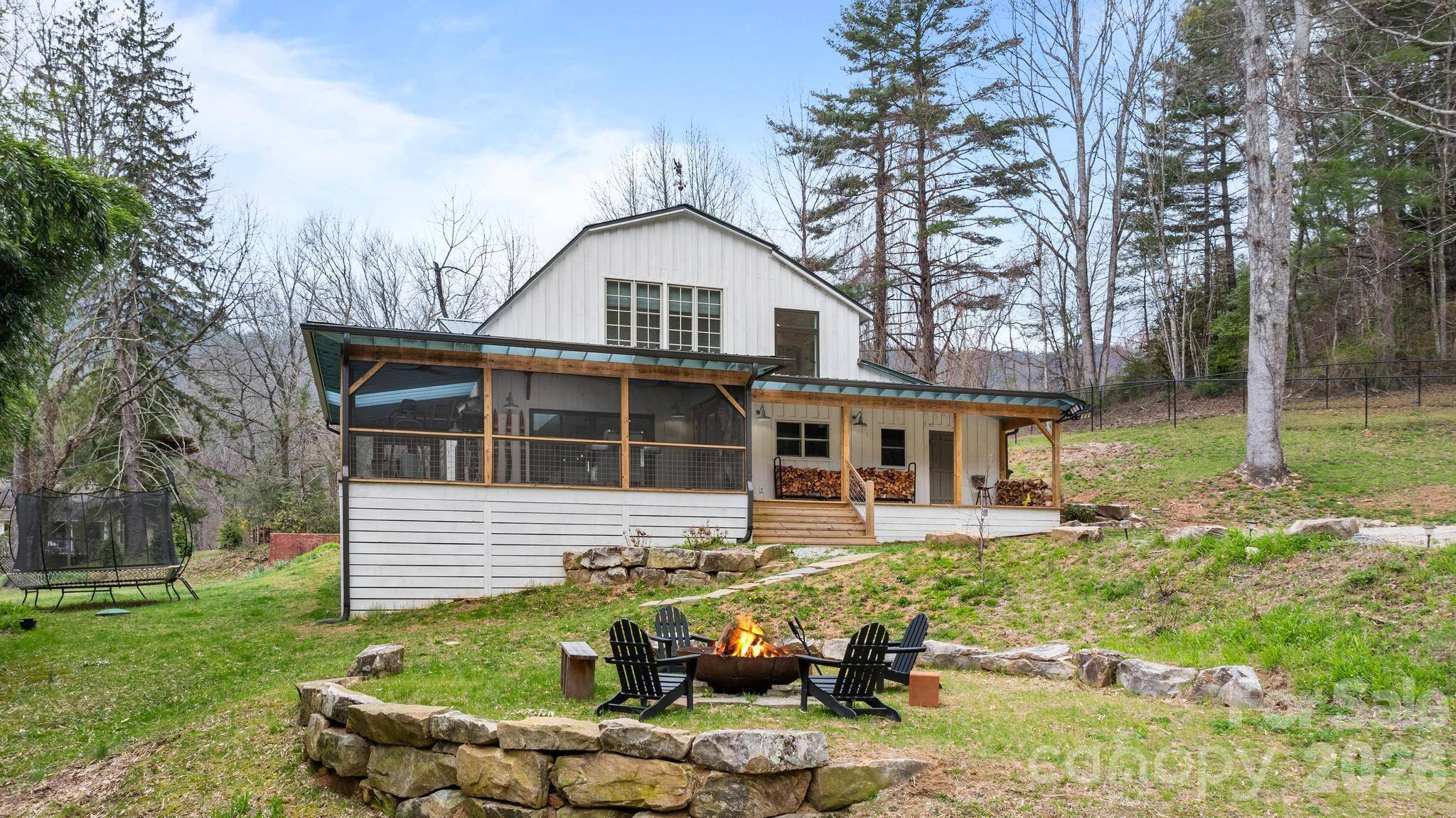 85 Hillcrest DR, Highlands, NC 28741