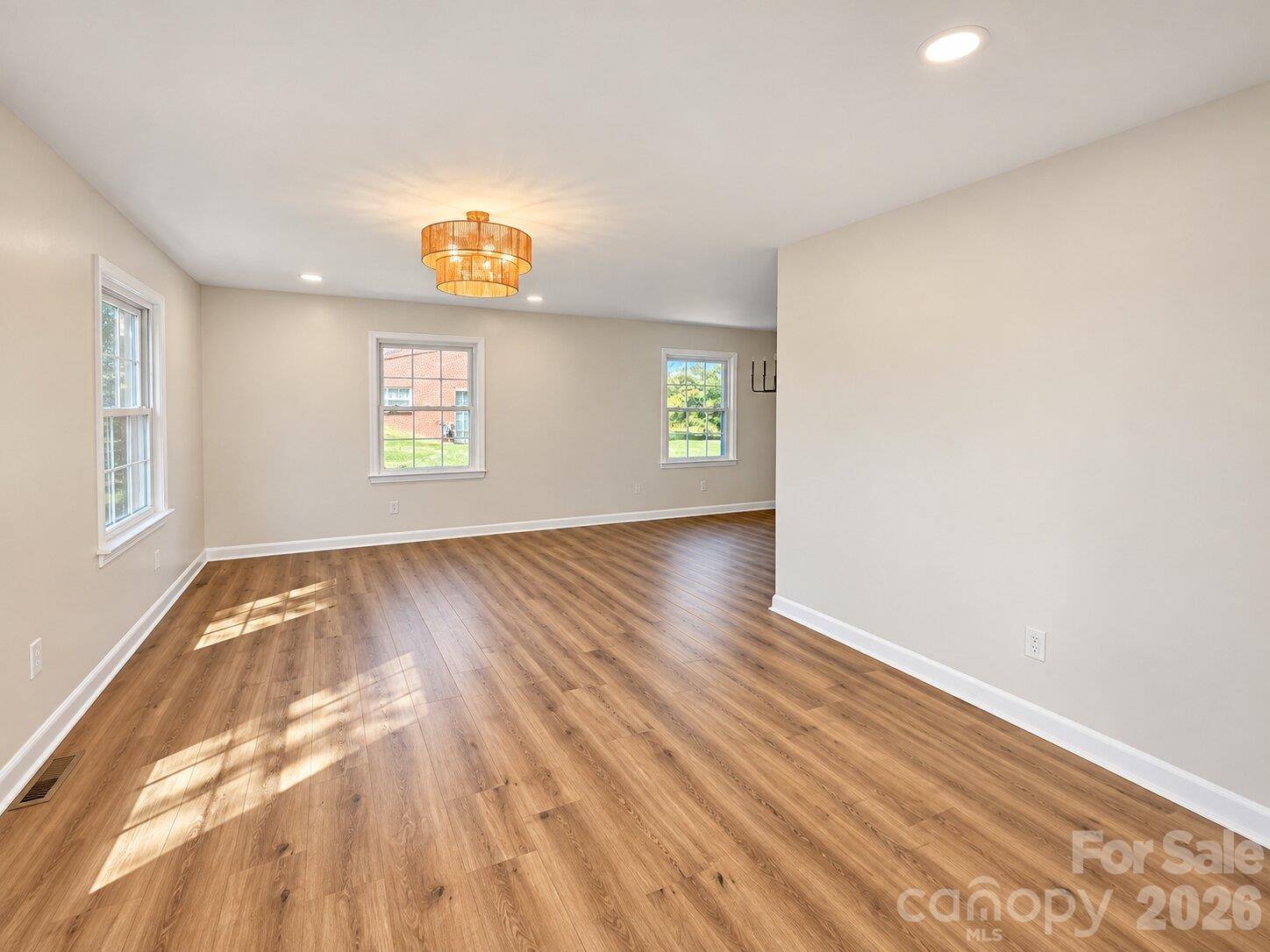 2808 28th ST NE, Hickory, NC 28601