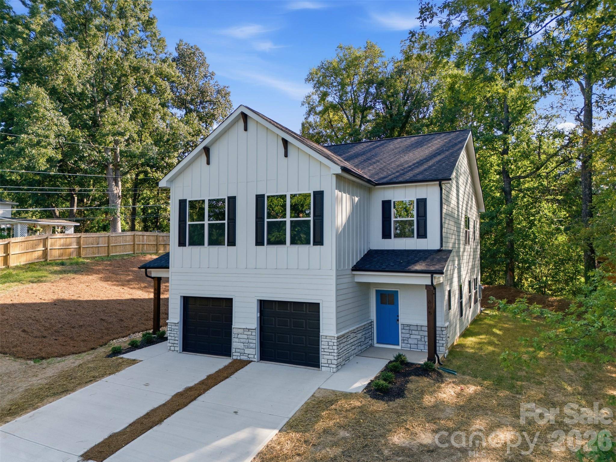605 Coulwood DR, Charlotte, NC 28214