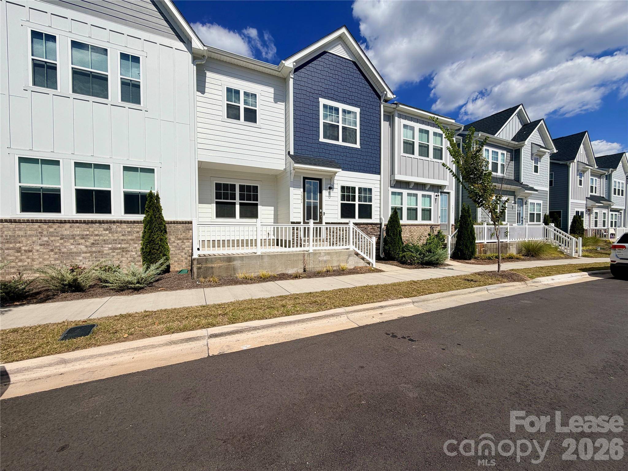 5826 Strathmore CT, Charlotte, NC 28215