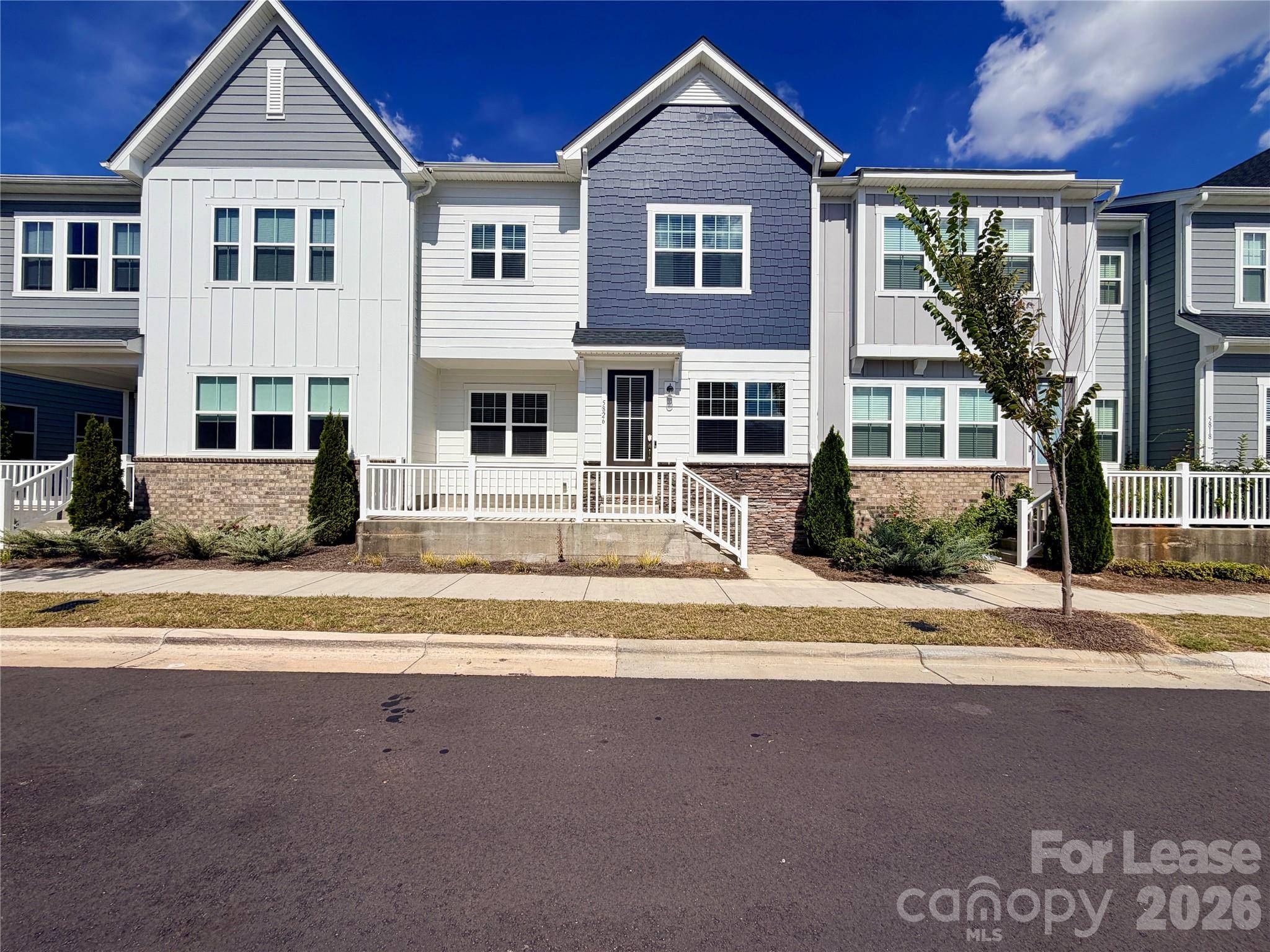 5826 Strathmore CT, Charlotte, NC 28215
