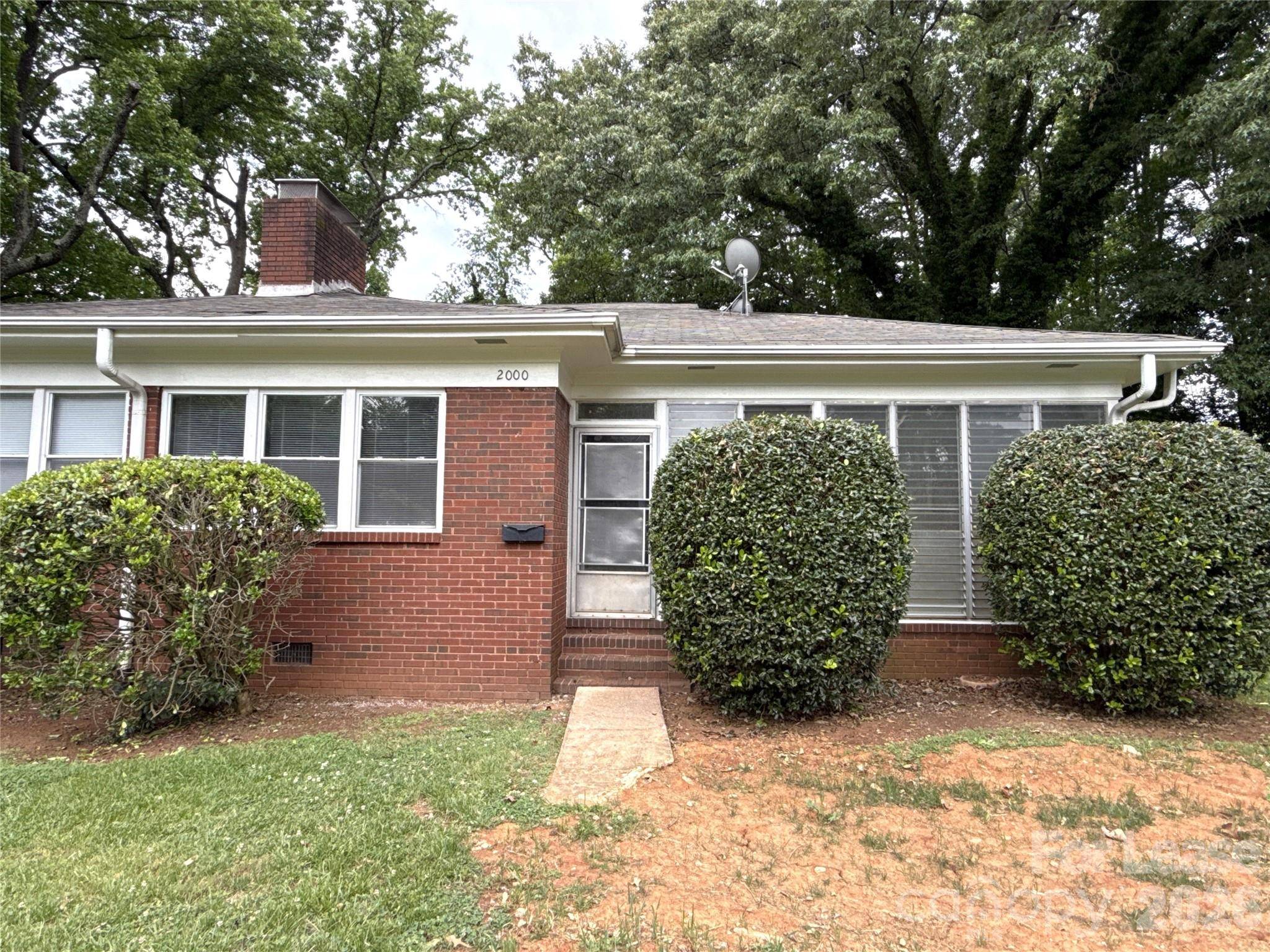 2000 Weststone DR, Charlotte, NC 28208