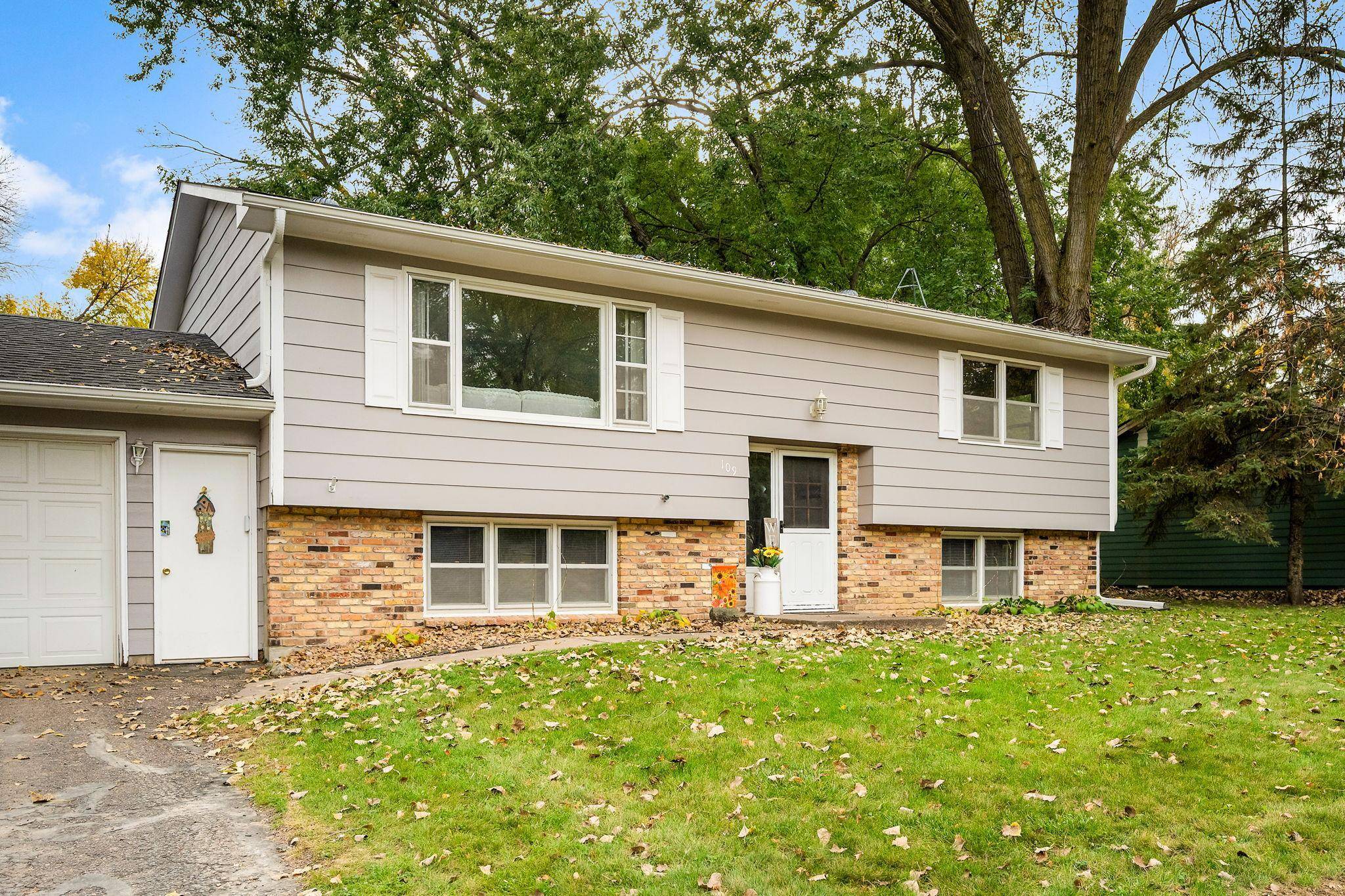 109 Oak AVE SW, Saint Michael, MN 55376