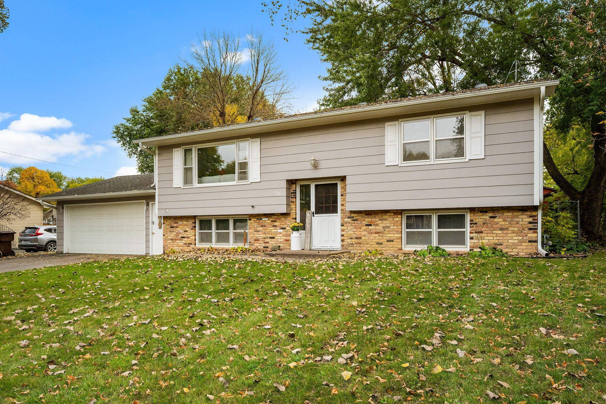 109 Oak AVE SW, Saint Michael, MN 55376