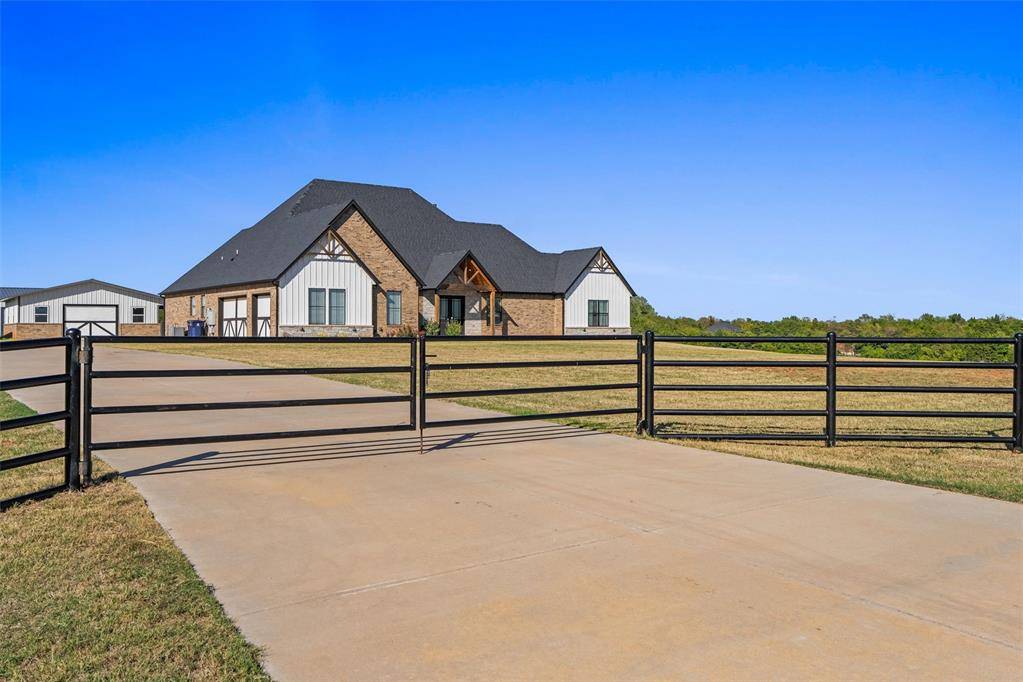 11825 SW 114th CIR, Mustang, OK 73064