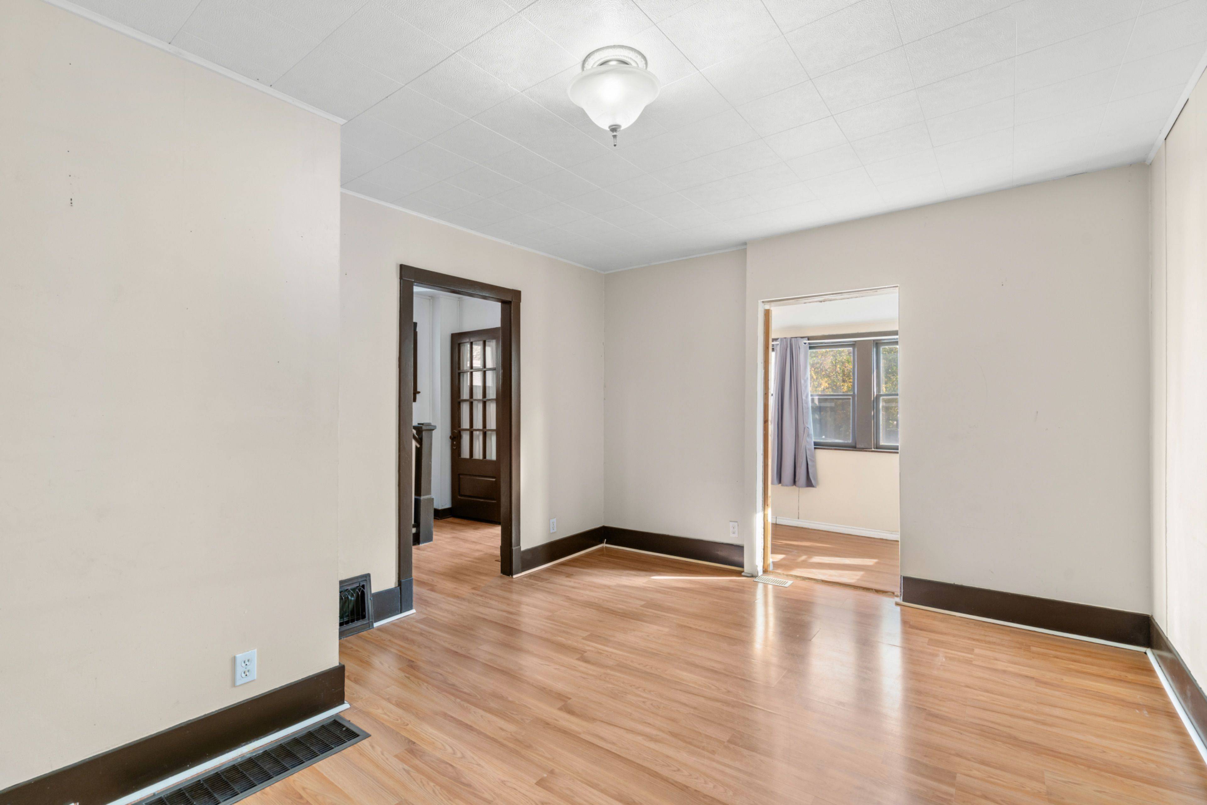 10 Pine LN, Cornwall, ON K6J 1B2