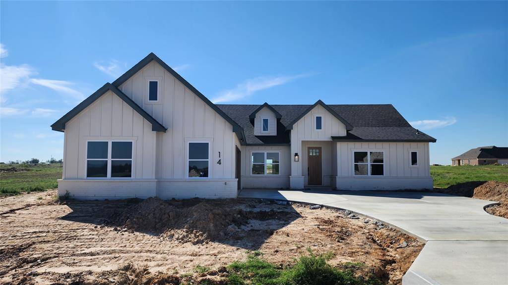 145 Legends Way, Bridgeport, TX 76246