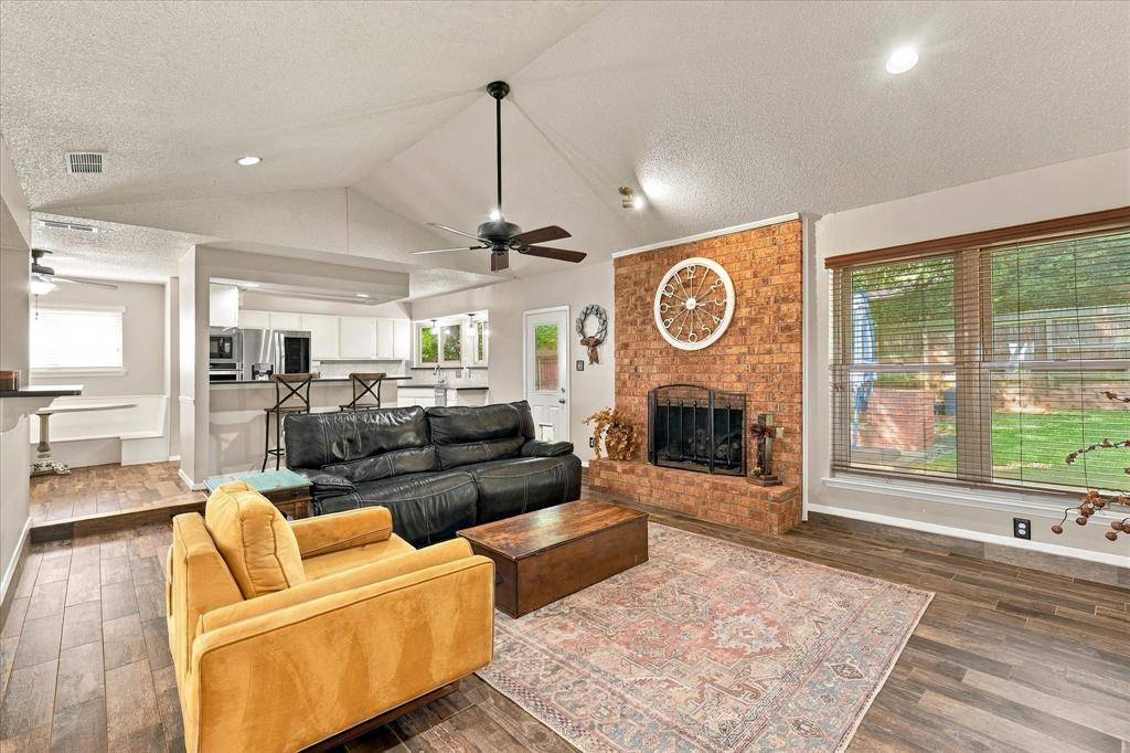 2840 Southridge Drive, Grapevine, TX 76051