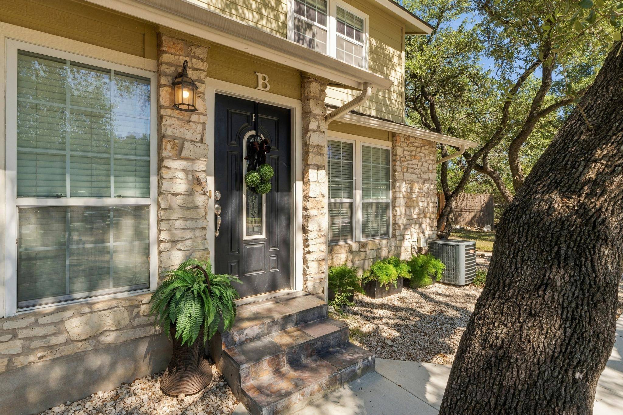 1504 Allen RD #B, Austin, TX 78746