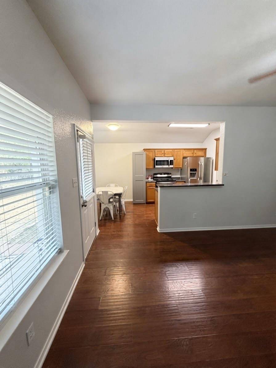 32 Golden Poppy LOOP, Morgans Point Resort, TX 76513