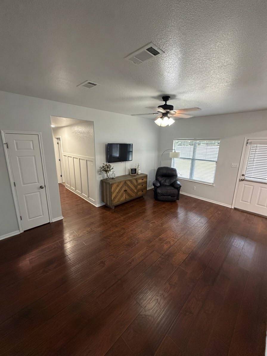 32 Golden Poppy LOOP, Morgans Point Resort, TX 76513