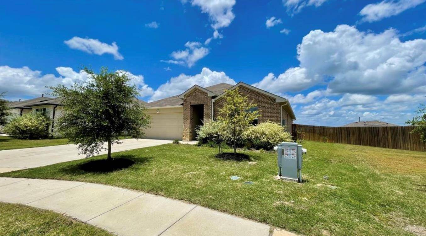 156 Medinah LN, San Marcos, TX 78666