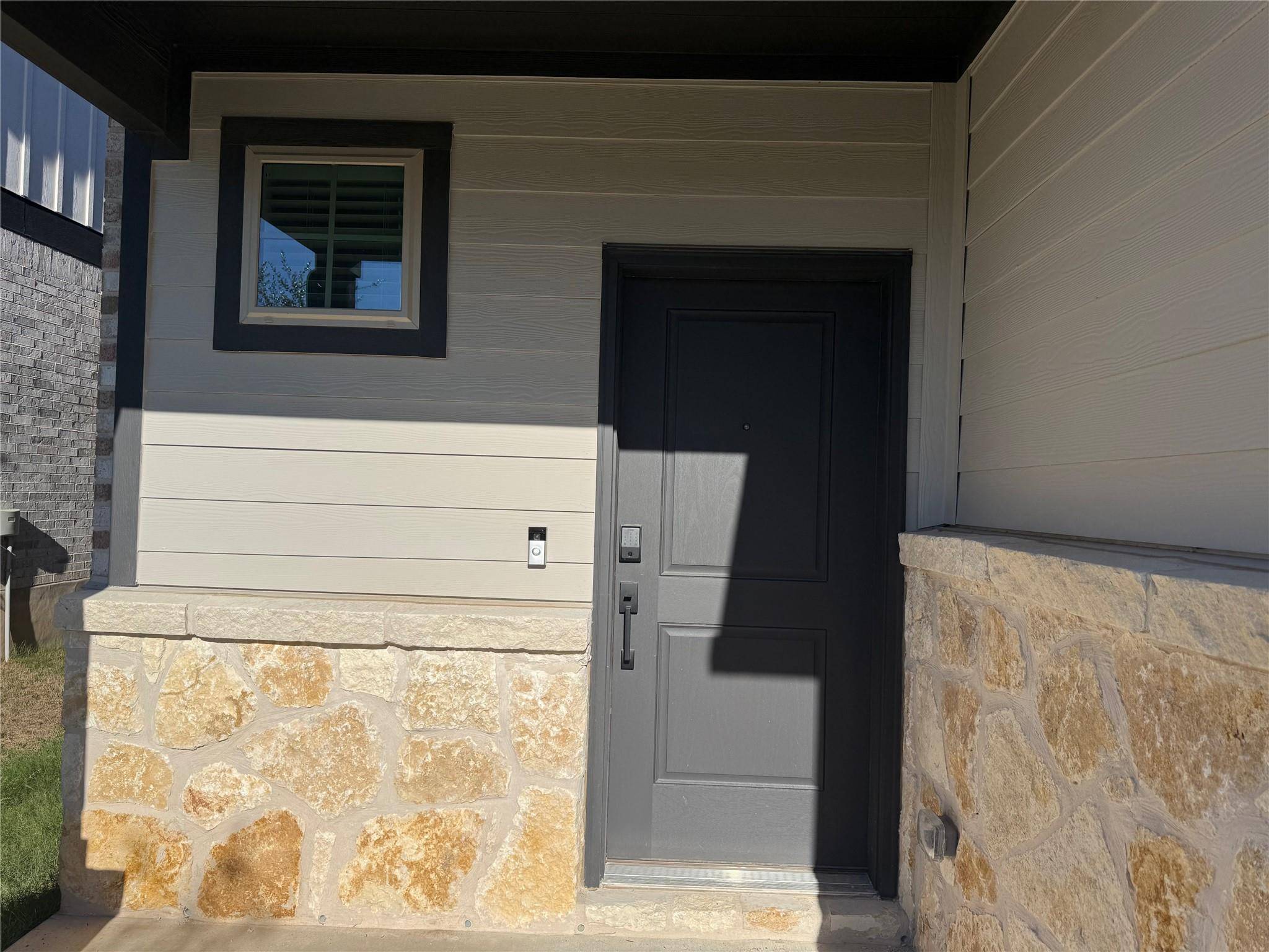 221 Groveland DR, Liberty Hill, TX 78642