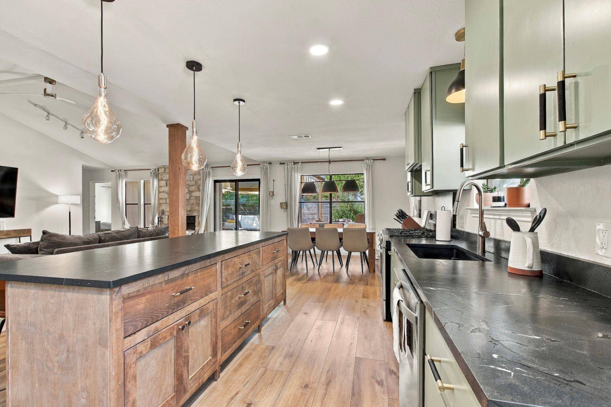 9706 Woodshire DR, Austin, TX 78748