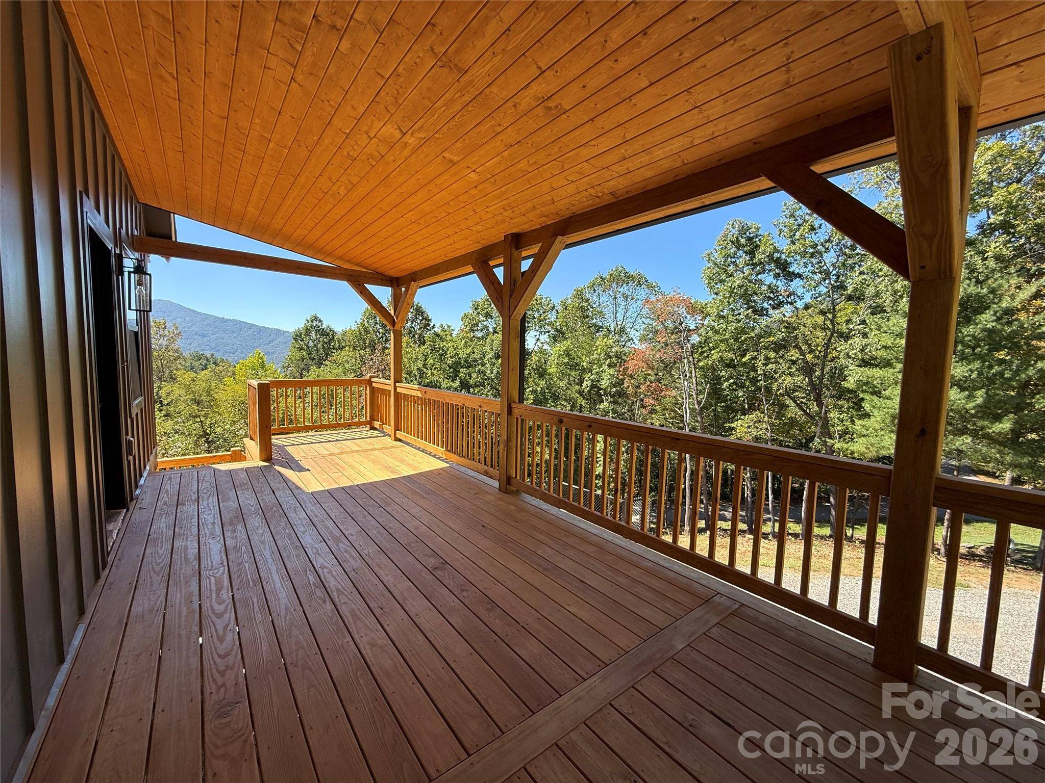 9 Nellie Bell LN, Swannanoa, NC 28778