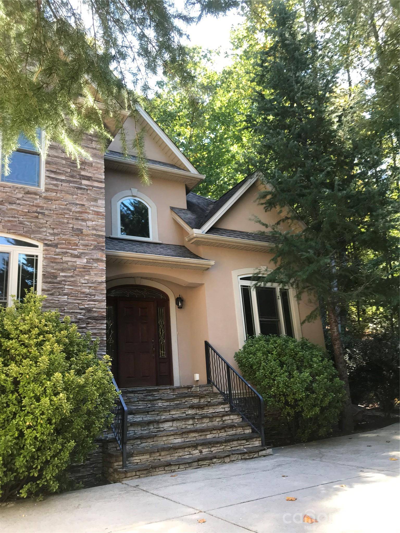 107 Twin Courts DR, Weaverville, NC 28787