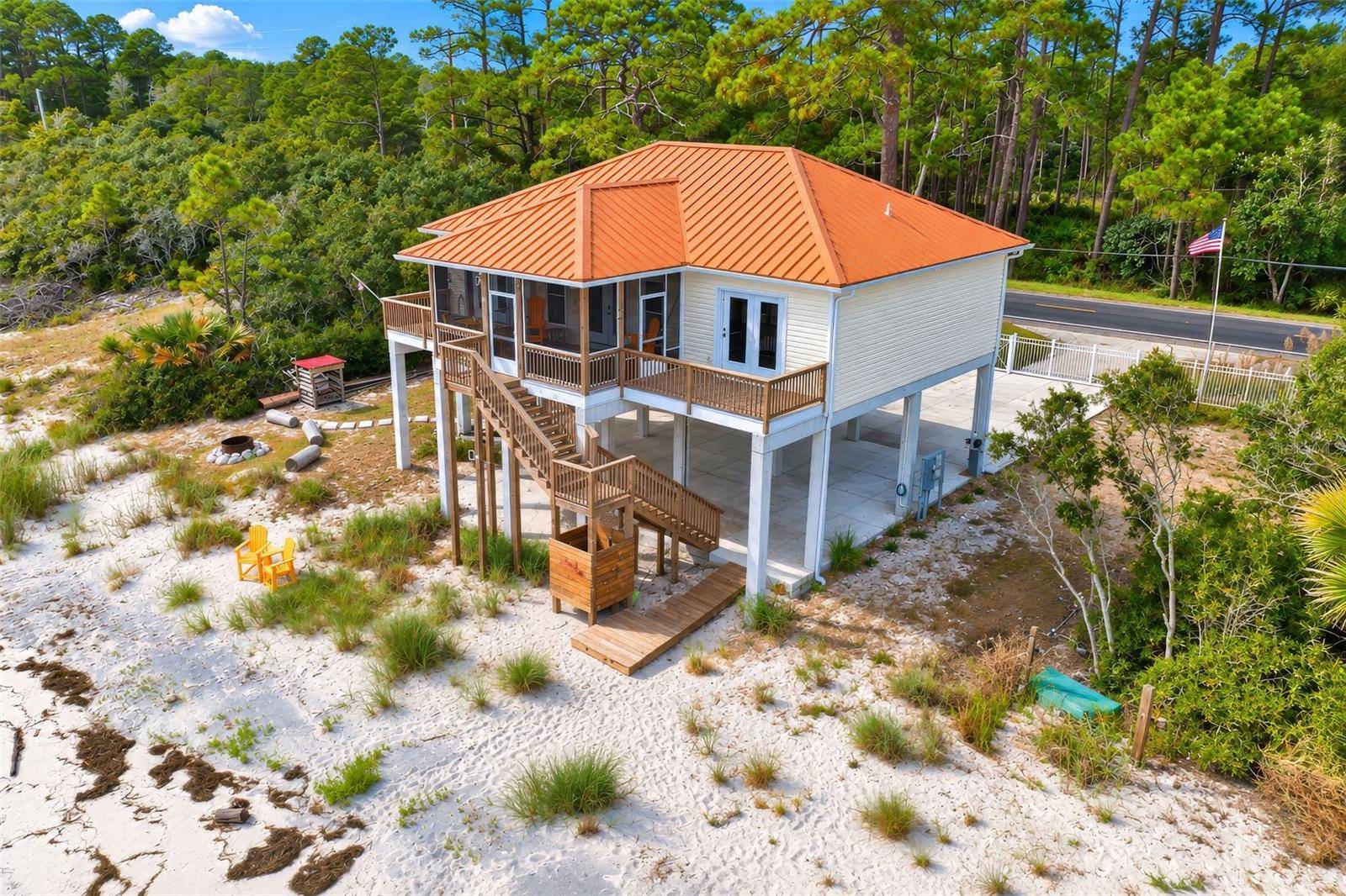 2698 HWY 98 W, Carrabelle, FL 32322