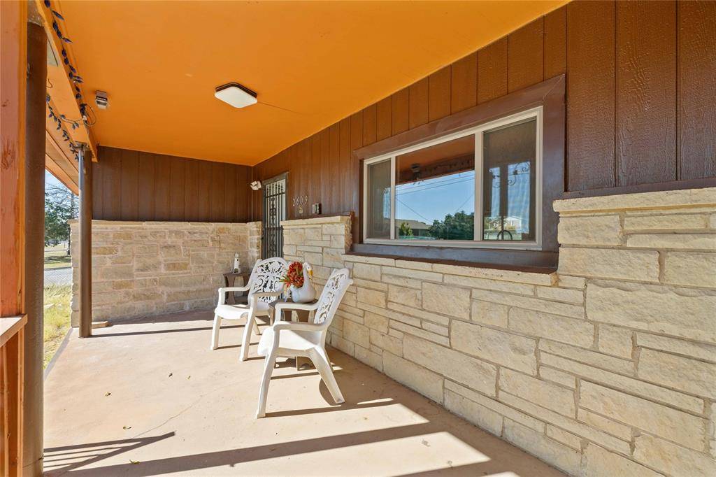 2609 Coggin Avenue, Brownwood, TX 76801
