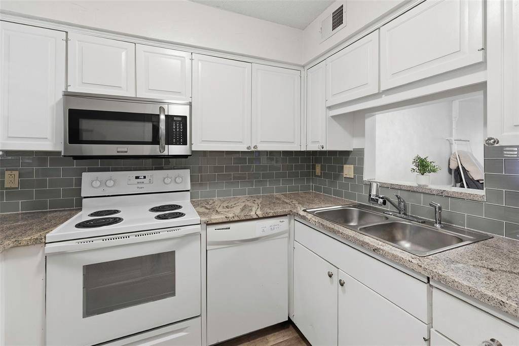 1205 Roaring Springs Road #1205, Fort Worth, TX 76114