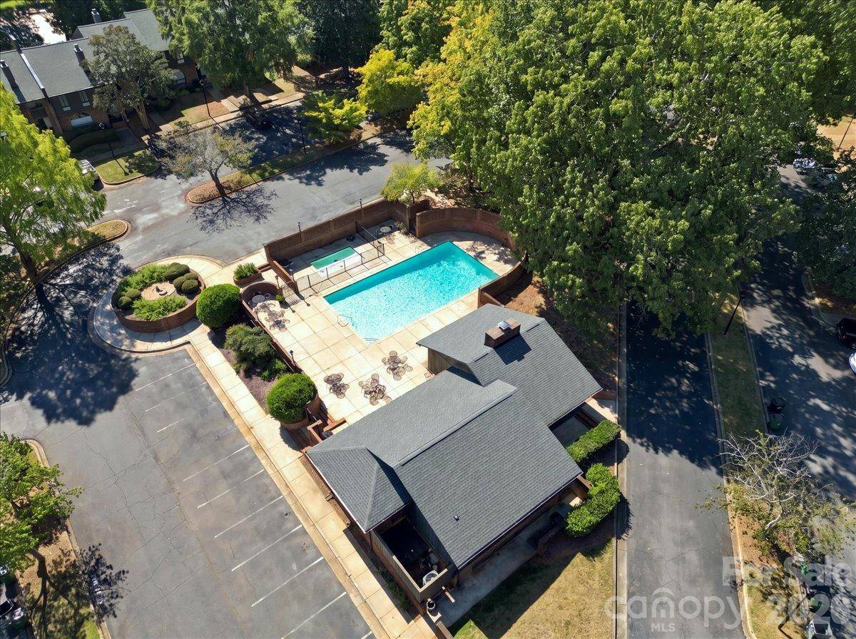 5805 Sharon RD #E, Charlotte, NC 28210