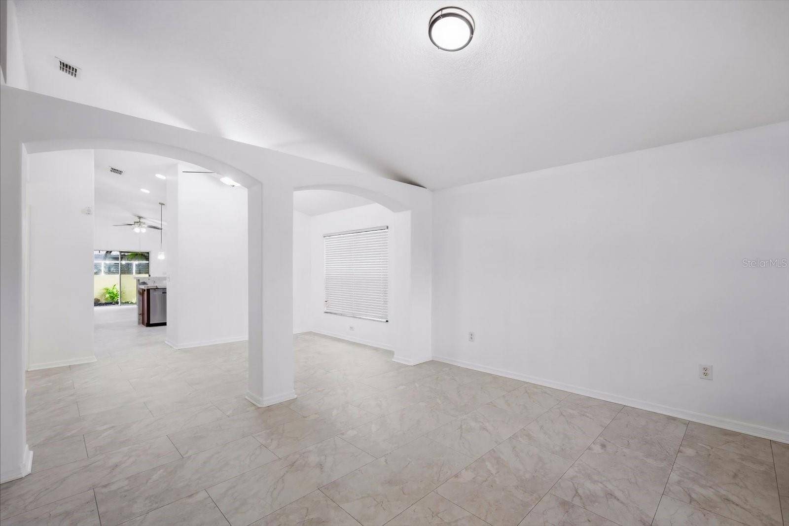 3005 W CHESTNUT ST, Tampa, FL 33607