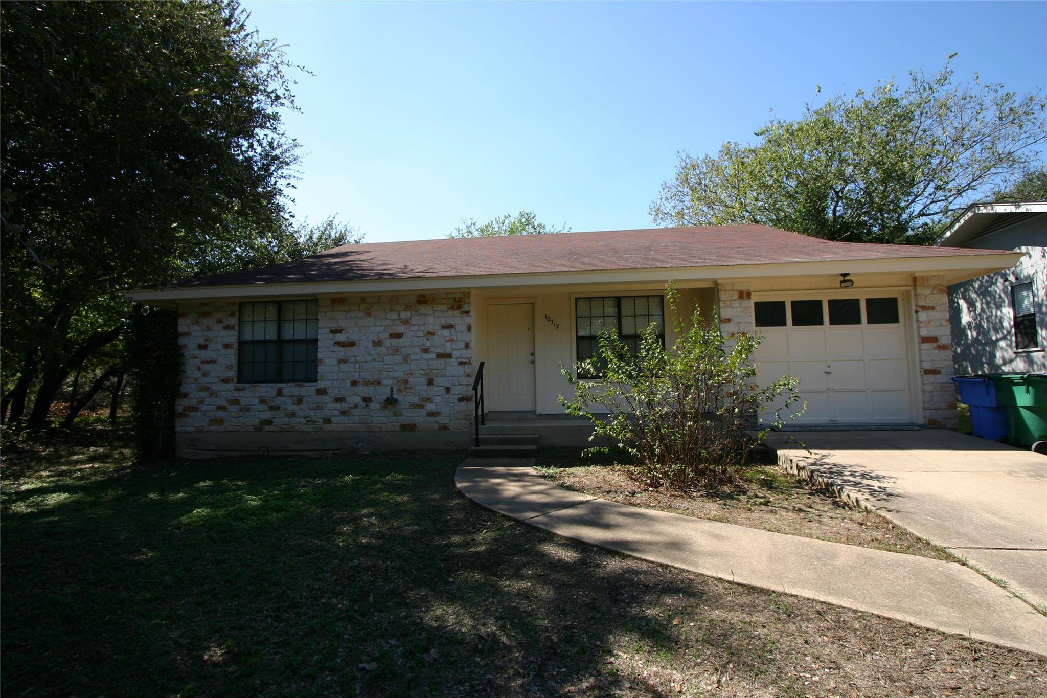 10712 Sunny LN, Jonestown, TX 78645