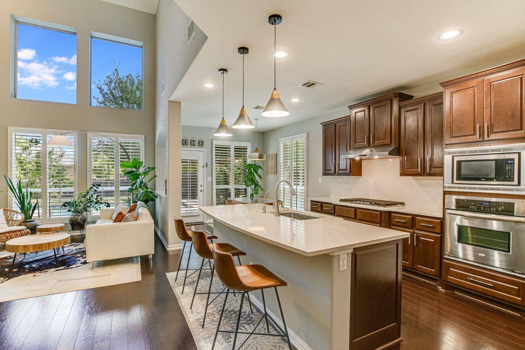 2417 Turtle Mountain BND, Austin, TX 78748