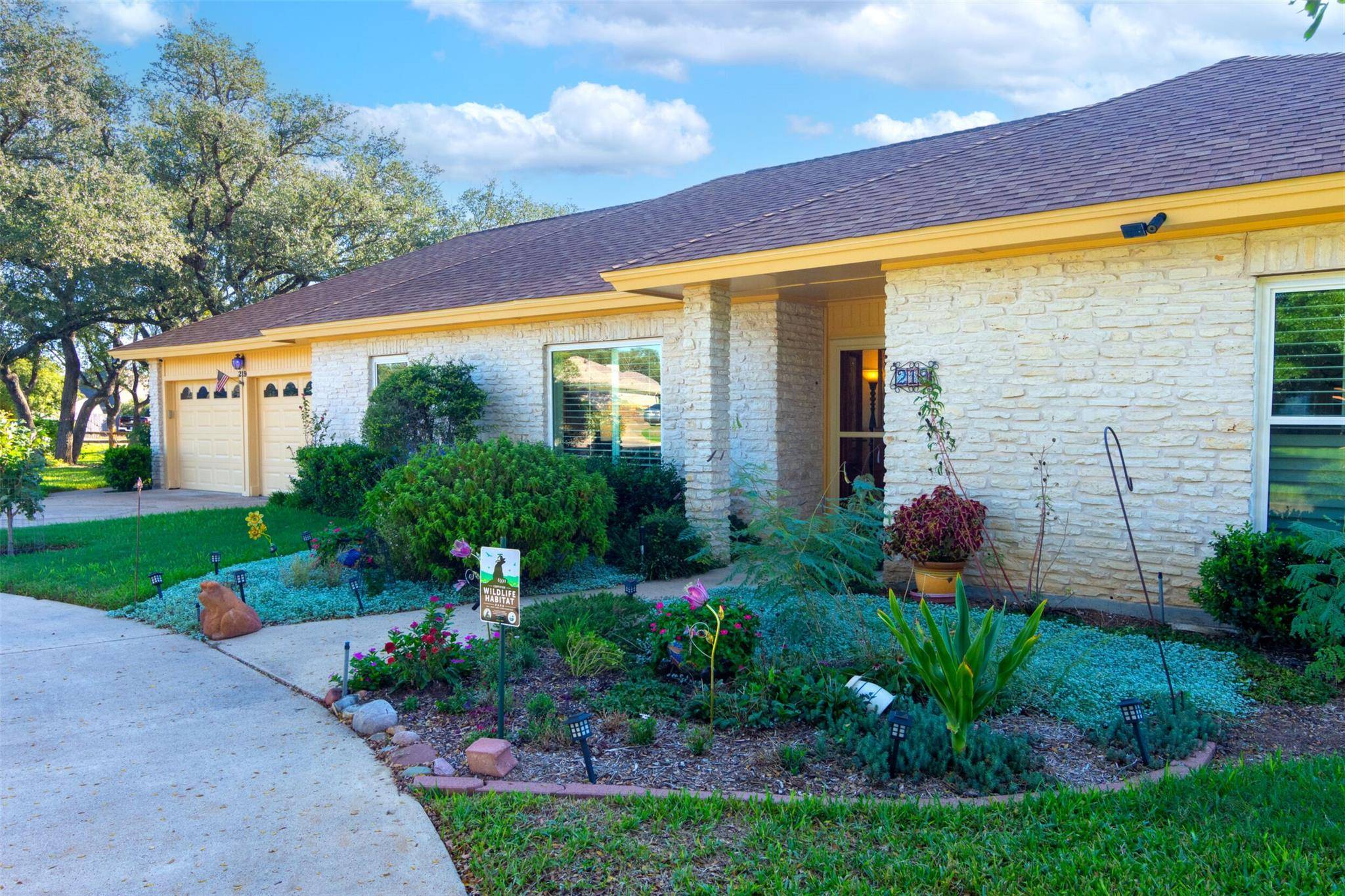 219 Turtle BND, Georgetown, TX 78628
