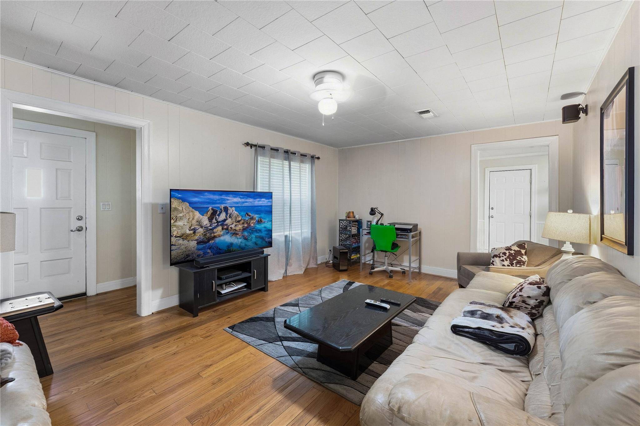414 E Eblin ST, La Grange, TX 78945