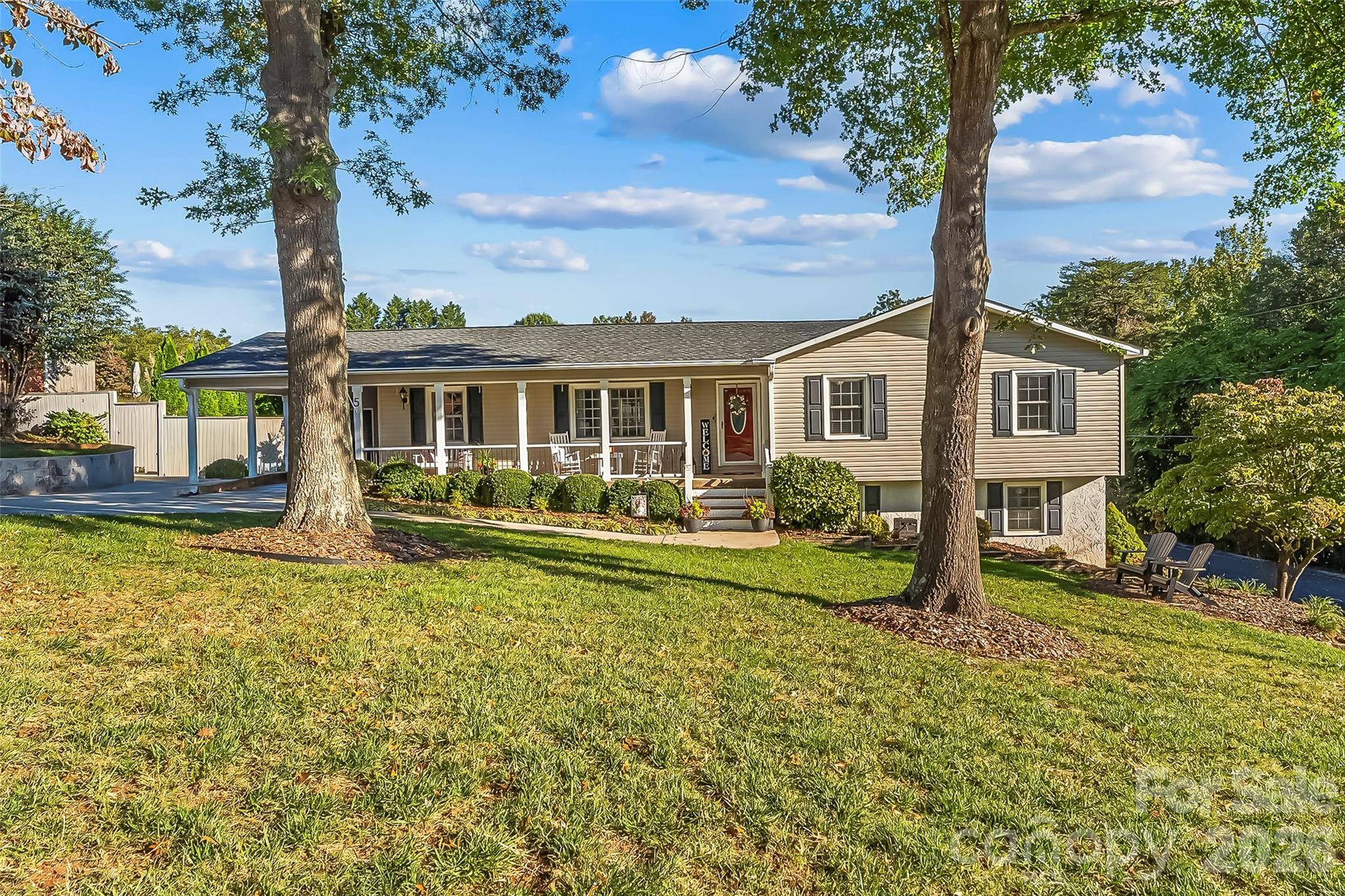5 Clearview ST, Granite Falls, NC 28630