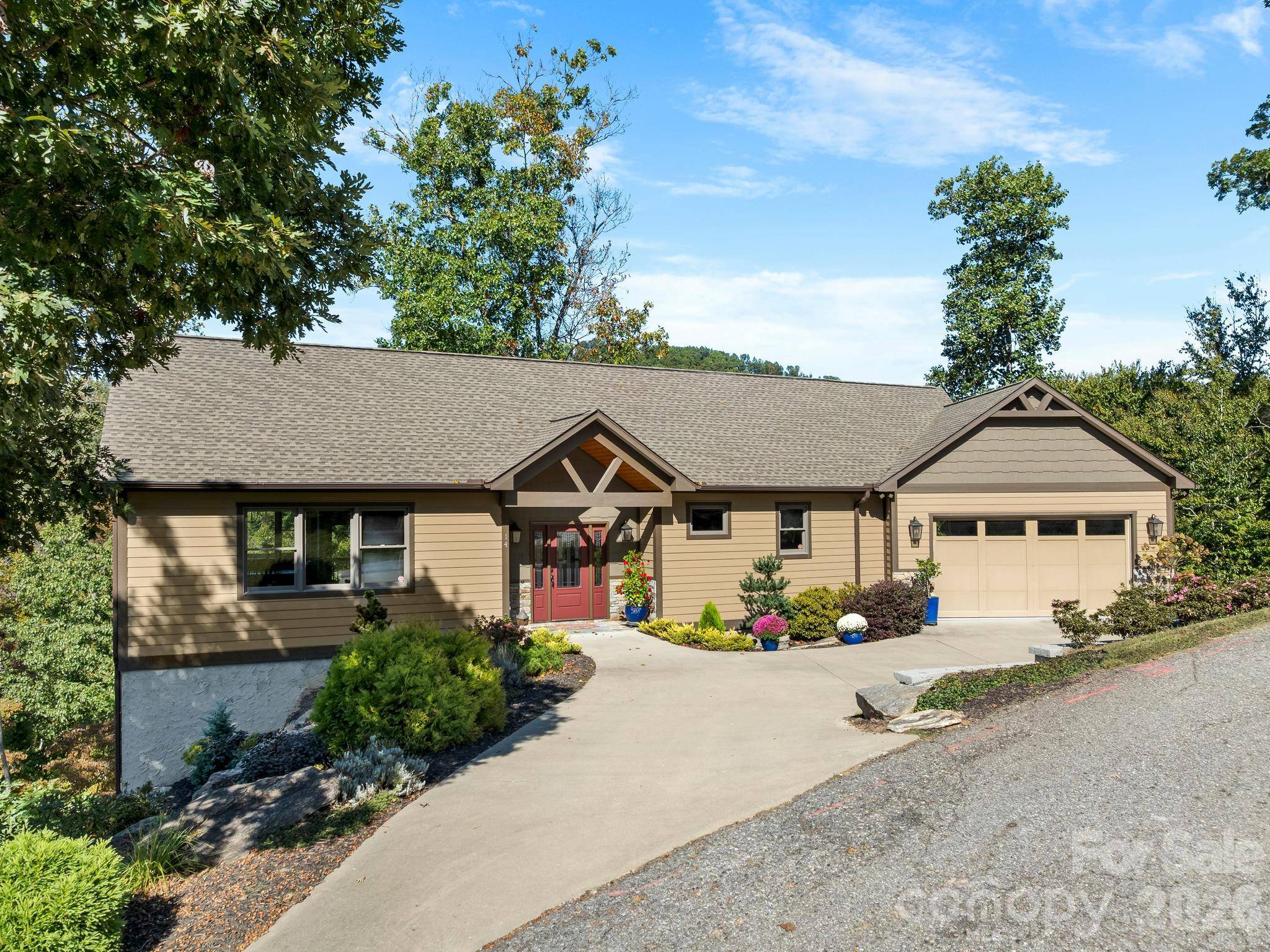 14 Herron View LN #14A, Weaverville, NC 28787
