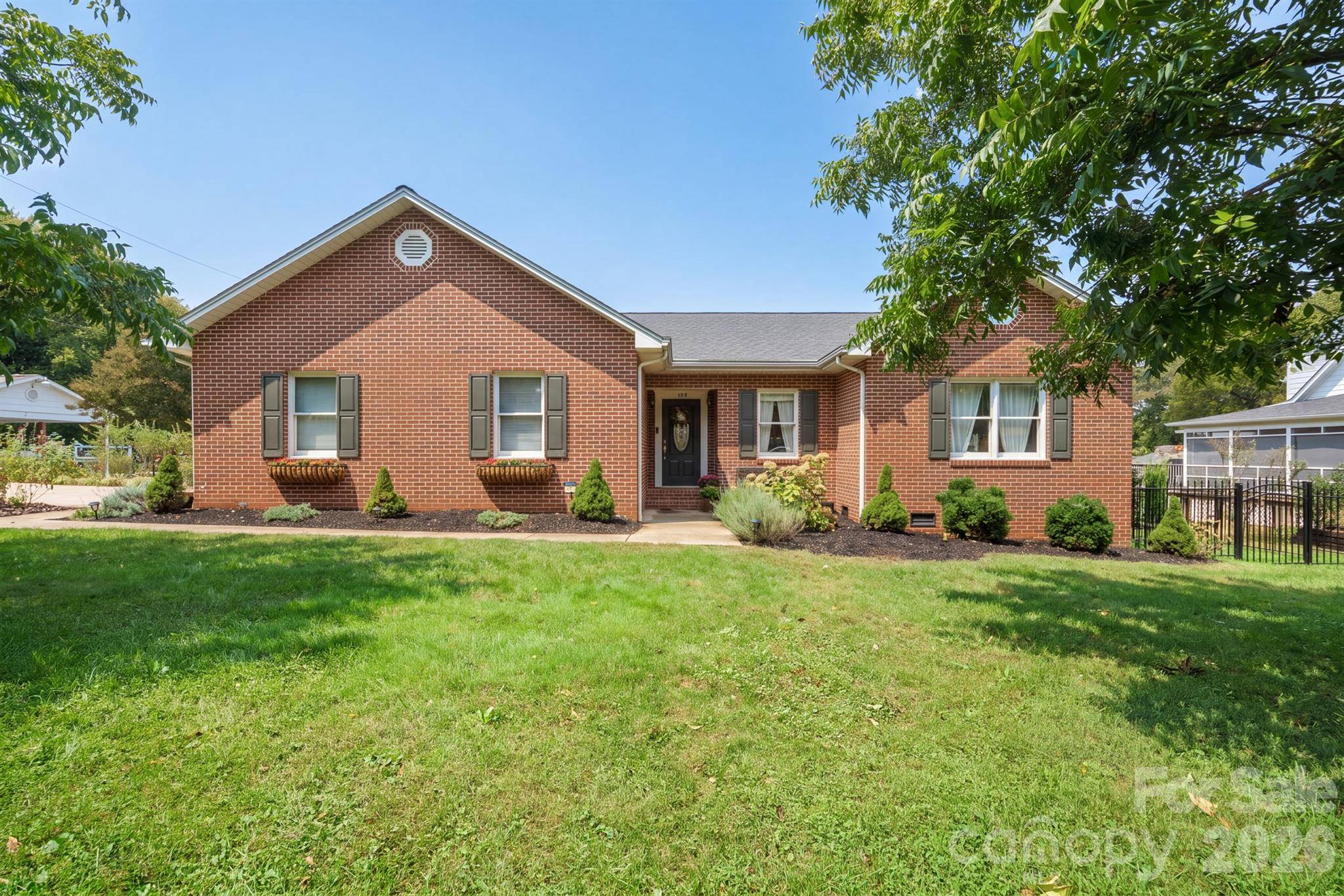 107 Powe ST, Morganton, NC 28655