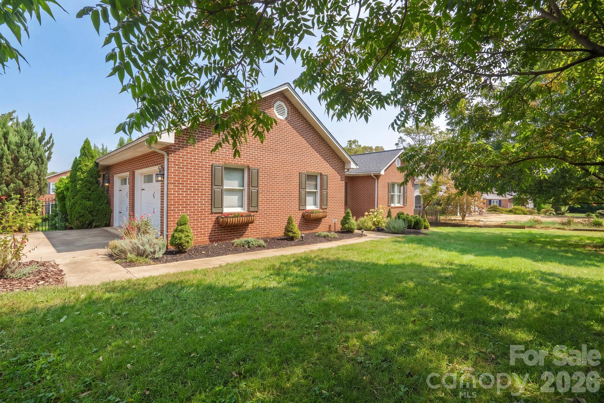 107 Powe ST, Morganton, NC 28655