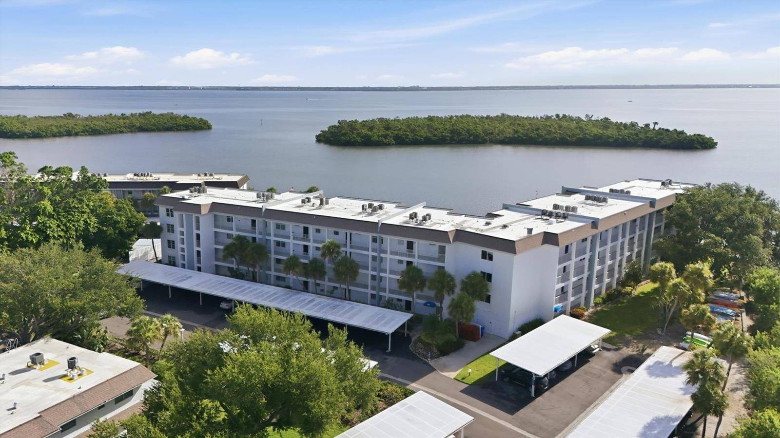 605 SUTTON PL #101, Longboat Key, FL 34228