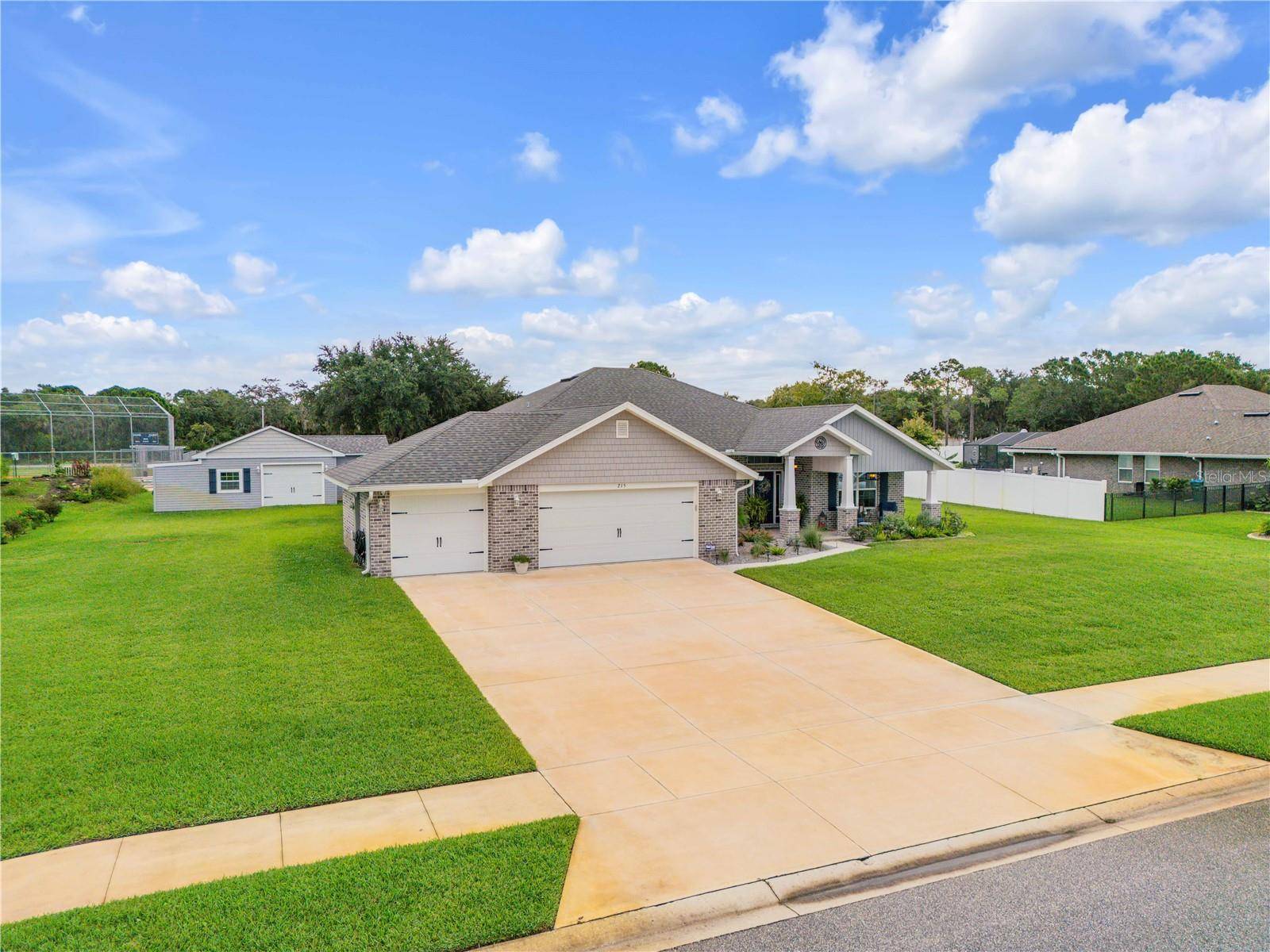215 LAGOON MIST CT, Oak Hill, FL 32759