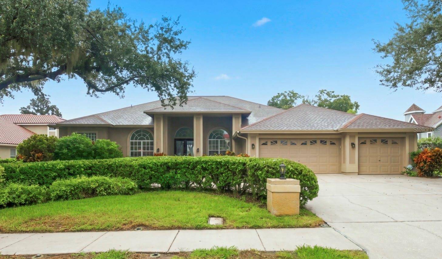 3763 EXECUTIVE DR, Palm Harbor, FL 34685