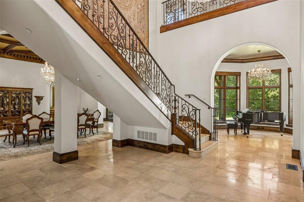 5335 Meaders Lane, Dallas, TX 75229