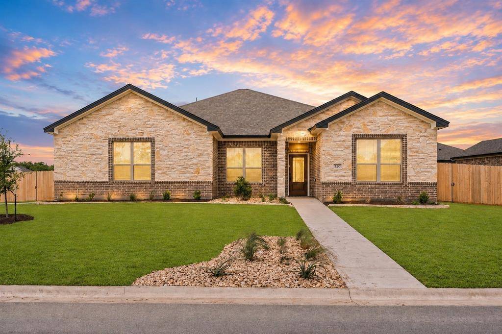 126 Lasso Loop, Lorena, TX 76655