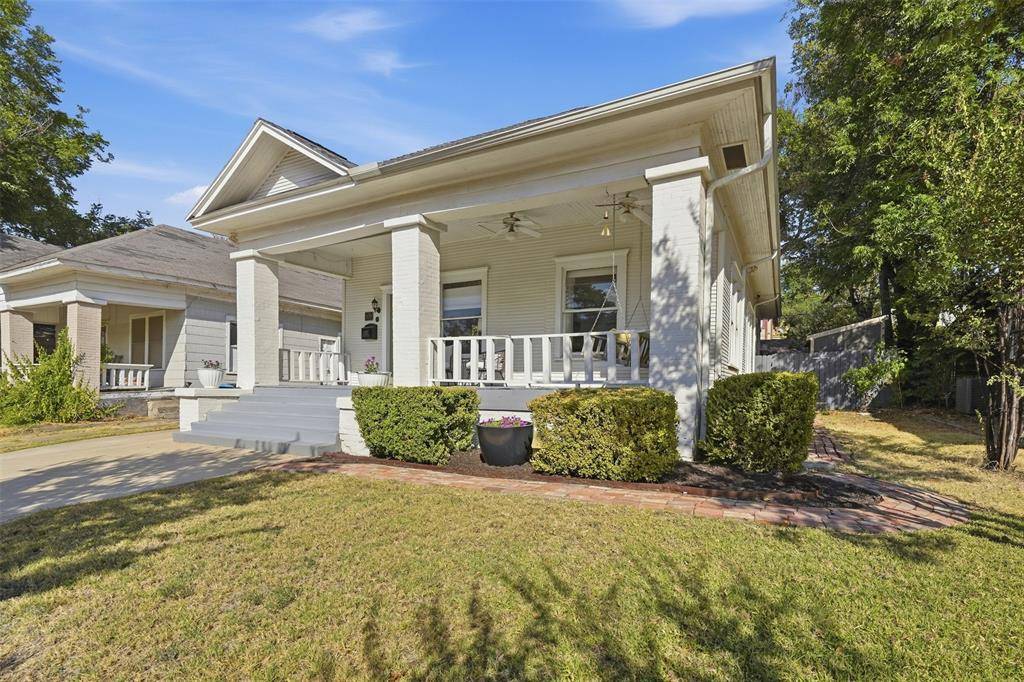 2227 College Avenue, Fort Worth, TX 76110