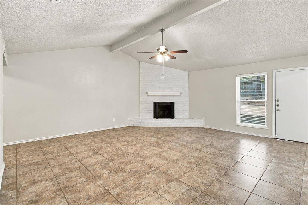 4807 Crestmont Court, Arlington, TX 76017