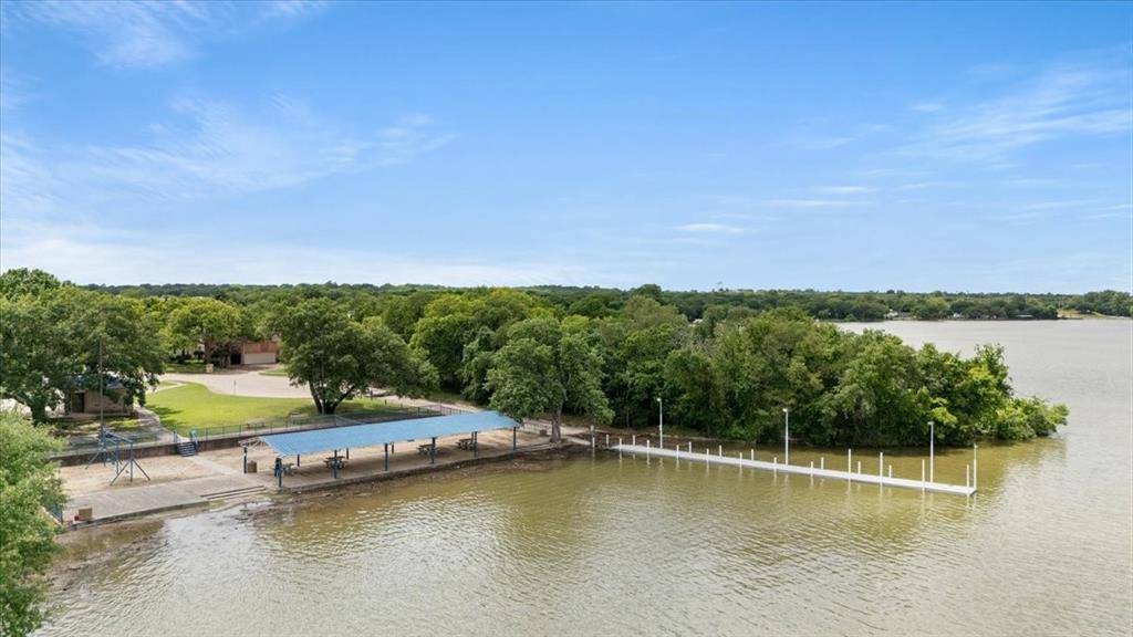 1300 Oak Harbor Boulevard, Azle, TX 76020