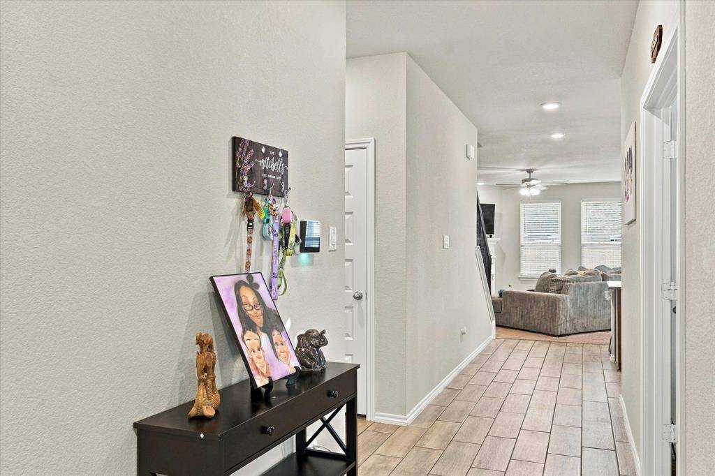417 Burrow Drive, Waxahachie, TX 75167